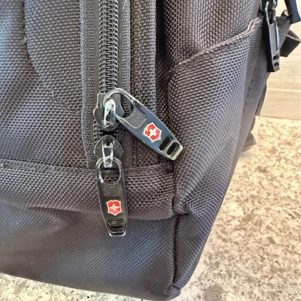 Victorinox Black‎ Laptop School Work Travel Backpack (Approx 14 x 18 x 7 inches)